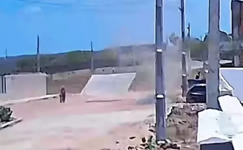 Motociclista morre após ser atingido por placa metálica arrastada por ventania no interior do RN