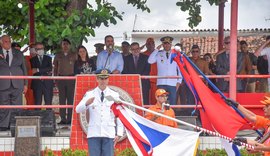 Governador assina decretos que reajustam auxílios para servidores da carreira militar