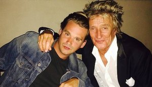 Rod Stewart é preso nos Estados Unidos por tentar invadir festa particular em hotel