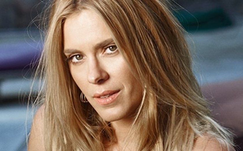 Carolina Dieckmann sobre foto com Loreto: 'Perdoo quem pensou mal de mim'