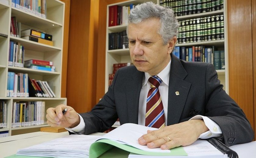 MP deve fiscalizar gastos exorbitantes