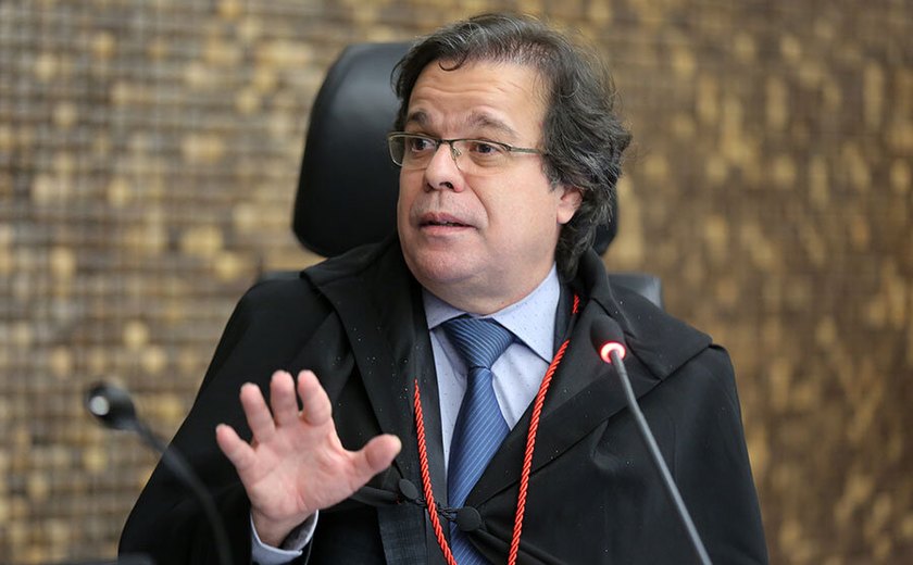 Desembargador defende revisão do CNJ