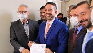 Favorito, Paulo Dantas registra candidatura, assim como o principal opositor, Davi Maia