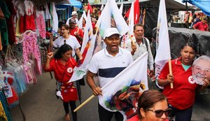 Caravana Lula Livre percorre as ruas de Arapiraca