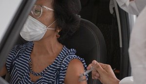 Trabalhadores de saúde precisam apresentar cópia da documentação para tomar a vacina