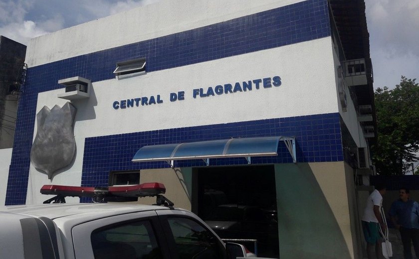 Homem é preso depois de enviar fotos obscenas para menina de 11 anos