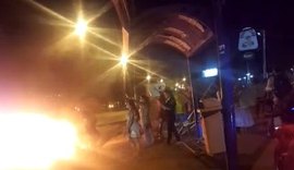 Manifestação bloqueia Avenida Durval de Góes Monteiro e deixa trânsito parado no local