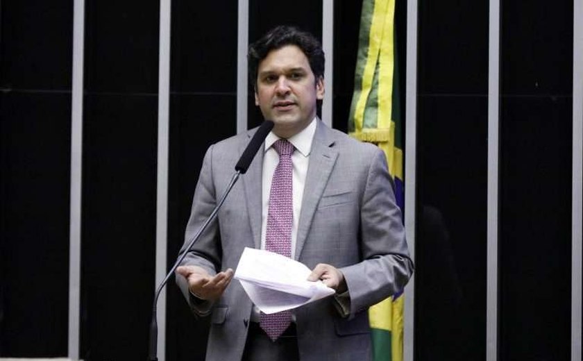 Deputado Isnaldo Bulhões critica aprovação de mudança no ICMS