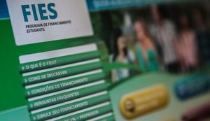 Mais de 1,2 milhão de estudantes podem procurar a Caixa para renegociar o Fies