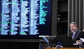 Câmara conclui votação em primeiro turno da PEC da Transição