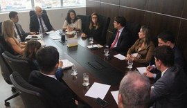 TRE e WhatsApp discutem fake news