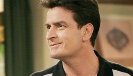 Sheen pede redução da pensão e fala em 'lista negra' de Hollywood