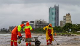 Desenvolvimento Sustentável intensifica serviços de limpeza na Praia da Avenida