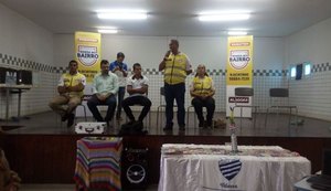 Ronda no Bairro promove encontro de atacante do CSA com alunos de escola estadual
