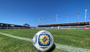 Rei Pelé: Temporada de futebol 2023 começa com a entrega do novo gramado