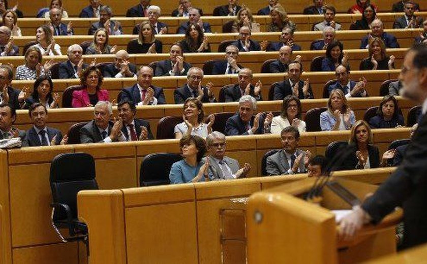 Senado espanhol aprova intervenção do governo na Catalunha