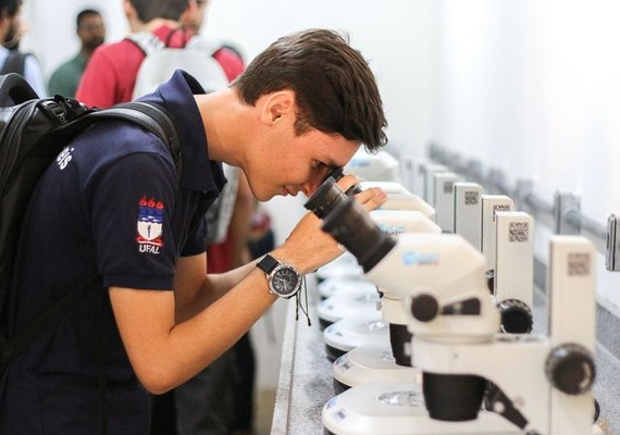 Gestão da Ufal inaugura dez laboratórios de ensino e pesquisa no Ceca