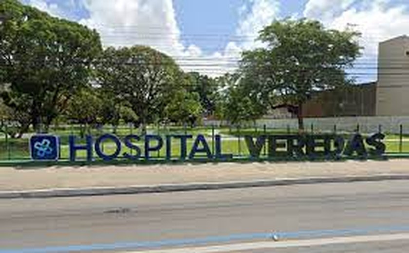 Dez pessoas ficam presas em elevador do Hospital Veredas, em Maceió