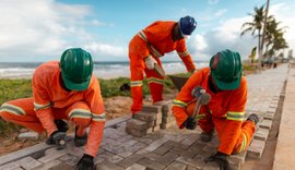 Maceioenses comemoram avanço das obras de reurbanização na orla da Praia da Avenida