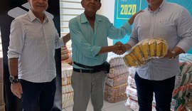 Sinduscon-AL realiza entrega de donativos da campanha Construção Solidária