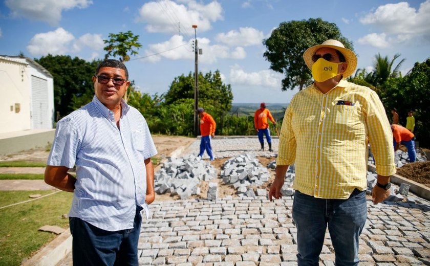 “Não vivemos mais na escuridão e na lama”, afirma morador de Rio Largo
