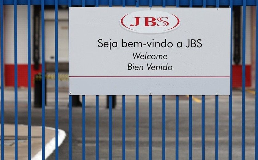 Ação da JBS acumula perdas de mais de 17% em meio a notícias sobre delação