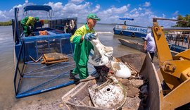 Volume de lixo tirado da Lagoa Mundaú pelos Ecoboats caiu pelo 5º mês seguido