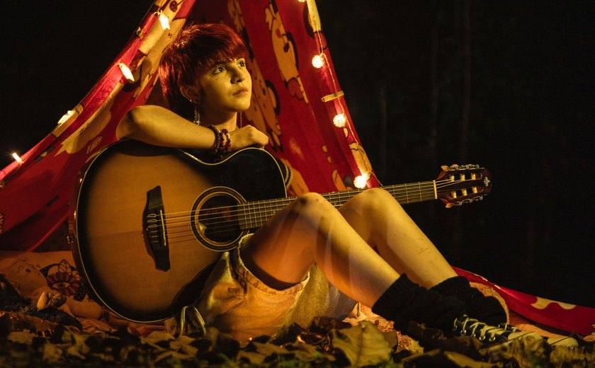 “Cabaninha de Lençóis”: artista de AL celebra refúgios afetivos e memórias da infância em single de estreia, com lançamento em 18 de agosto