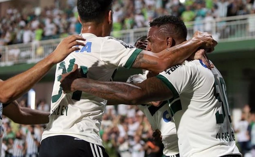 Coritiba faz gol cedo e segura vitória diante do Flamengo