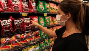 Café: dólar e clima amargam preço e consumo reduz