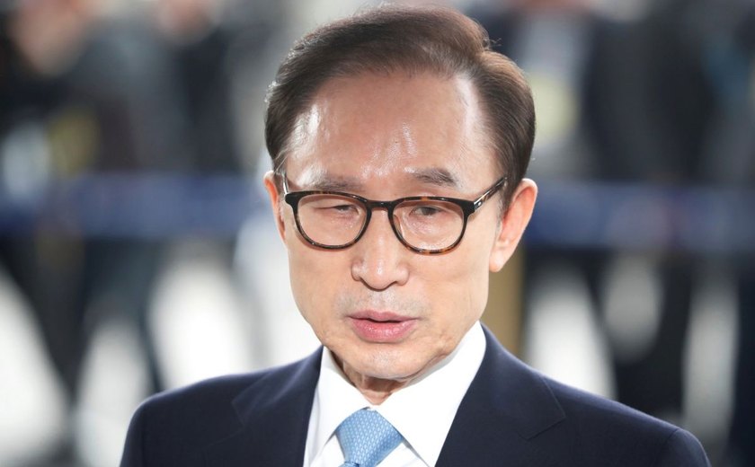 Tribunal emite mandado de prisão contra ex-presidente da Coreia do Sul
