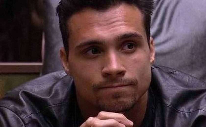 Após ser eliminado do BBB20, Petrix está abalado e triste, afirmam amigos