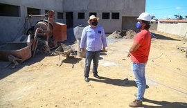Prefeito fiscaliza obras de construção da UBS do conjunto Jarbas Oiticica em Rio Largo