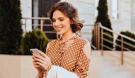 48% das brasileiras da Geração Z buscam hipergamia e micro romance nos sites de relacionamento