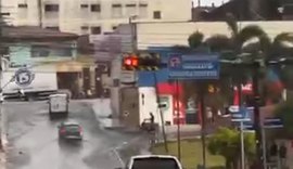 Temporal provoca transtornos e alagamentos em Arapiraca