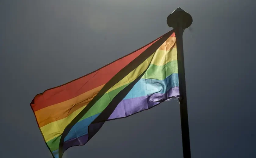 Fórum lança manifesto para ampliar inclusão de jovens LGBT+ no mercado