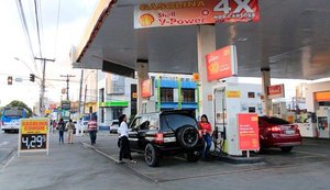 Preços de gasolina e diesel representam menos da metade do preço final ao consumidor