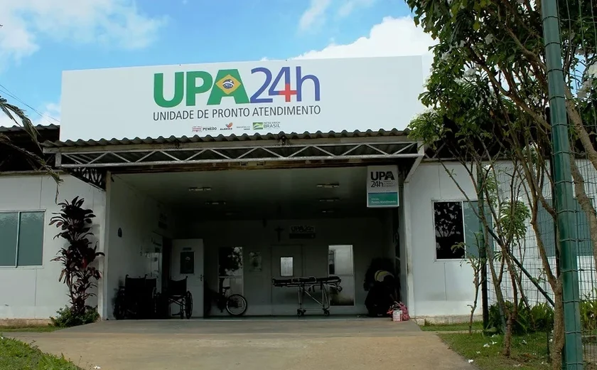 Acidente entre bicicletas deixa dois jovens feridos com suspeita de traumatismo cranioencefálico