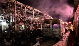 Incêndio em garagem deixa veículos totalmente carbonizados em Igaci