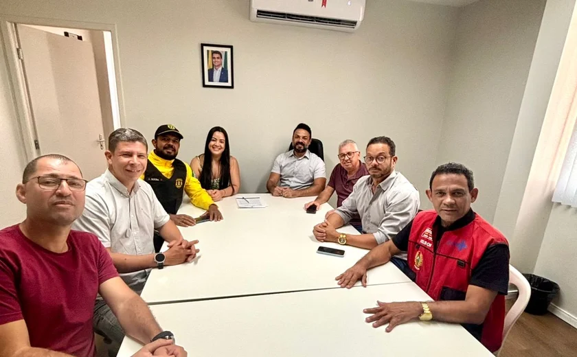 Sindicatos melhoram acordo salarial com Prefeitura de Maceió