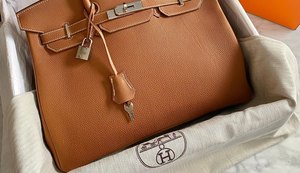 Ecommerce torna moda de luxo mais acessível