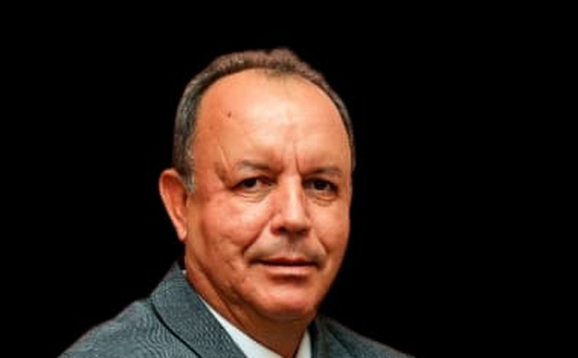 Livro que retrata perfil de mais de 90 políticos de AL dos últimos 70 anos será lançado na próxima sexta em Maceió