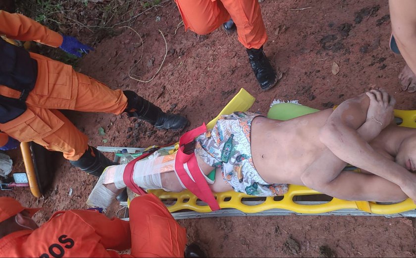 Adolescente fica ferido em acidente com trator