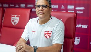 Marcelo Cabo chega ao CT Ninho do Galo e comanda primeiro treino no CRB