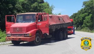 PRF detém homem inabilitado que dirigia caminhão com excesso de peso em Marechal Deodoro