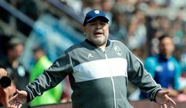 Maradona se recupera de anemia em hospital, revela médico