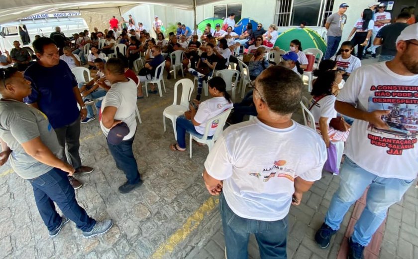 Agentes comunitários de saúde farão cortejo fúnebre contra as retaliações da Prefeitura
