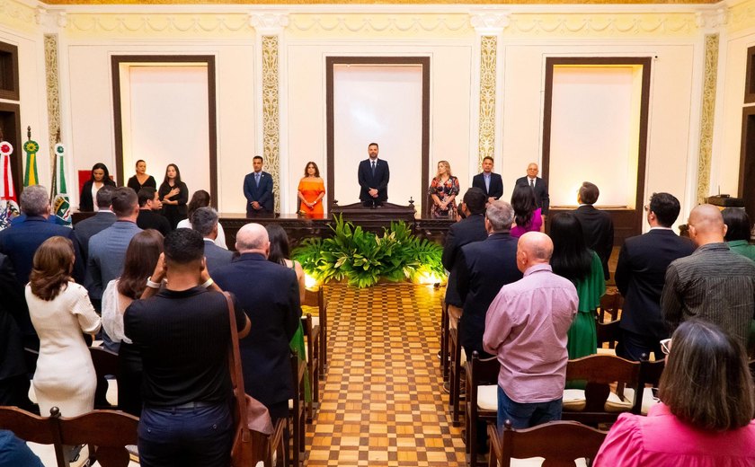 Câmara celebra Dia do Servidor com sessão especial na Associação Comercial de Maceió