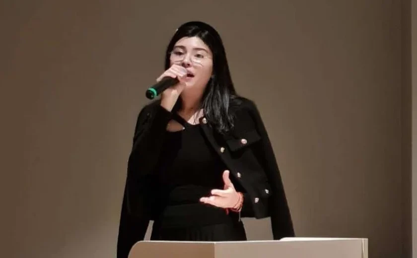 Mariana Ferrer apresenta TCC sobre o próprio caso e ganha nota máxima