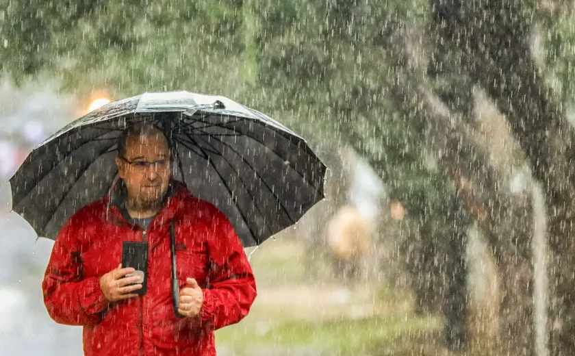 Tempestades atingem Região Sul neste domingo e devem se estender nos próximos dias
